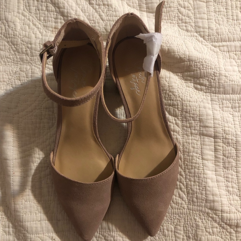 Crown Vintage Valentinaa Pump